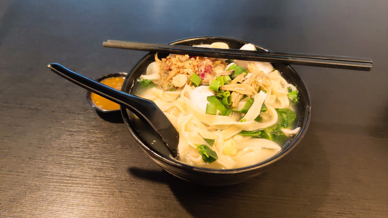 Fish Ball Soup / Dry Pan Mee 鱼丸汤/干捞板面